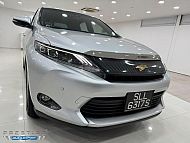 Toyota Harrier Premium 2.0A 2017 Silver Sunroof Rear Entertainment